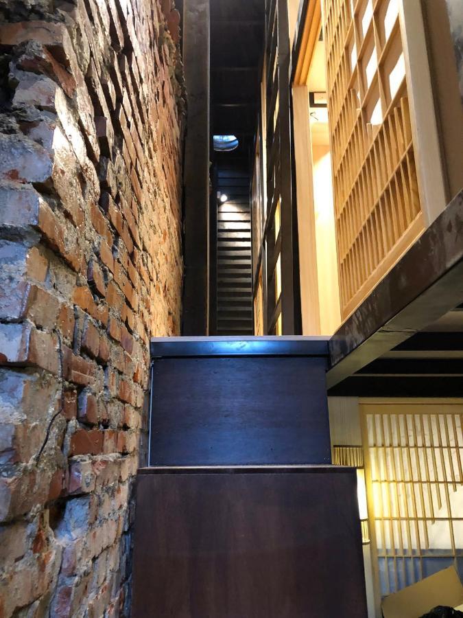 台甕茶室青年旅館 Tai-Wong Tatami Room Hostel Тайнань Экстерьер фото