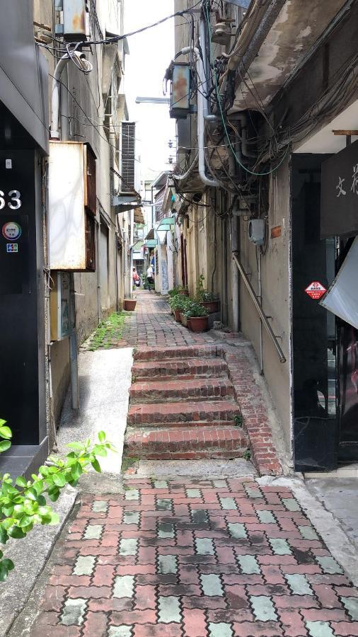 台甕茶室青年旅館 Tai-Wong Tatami Room Hostel Тайнань Экстерьер фото