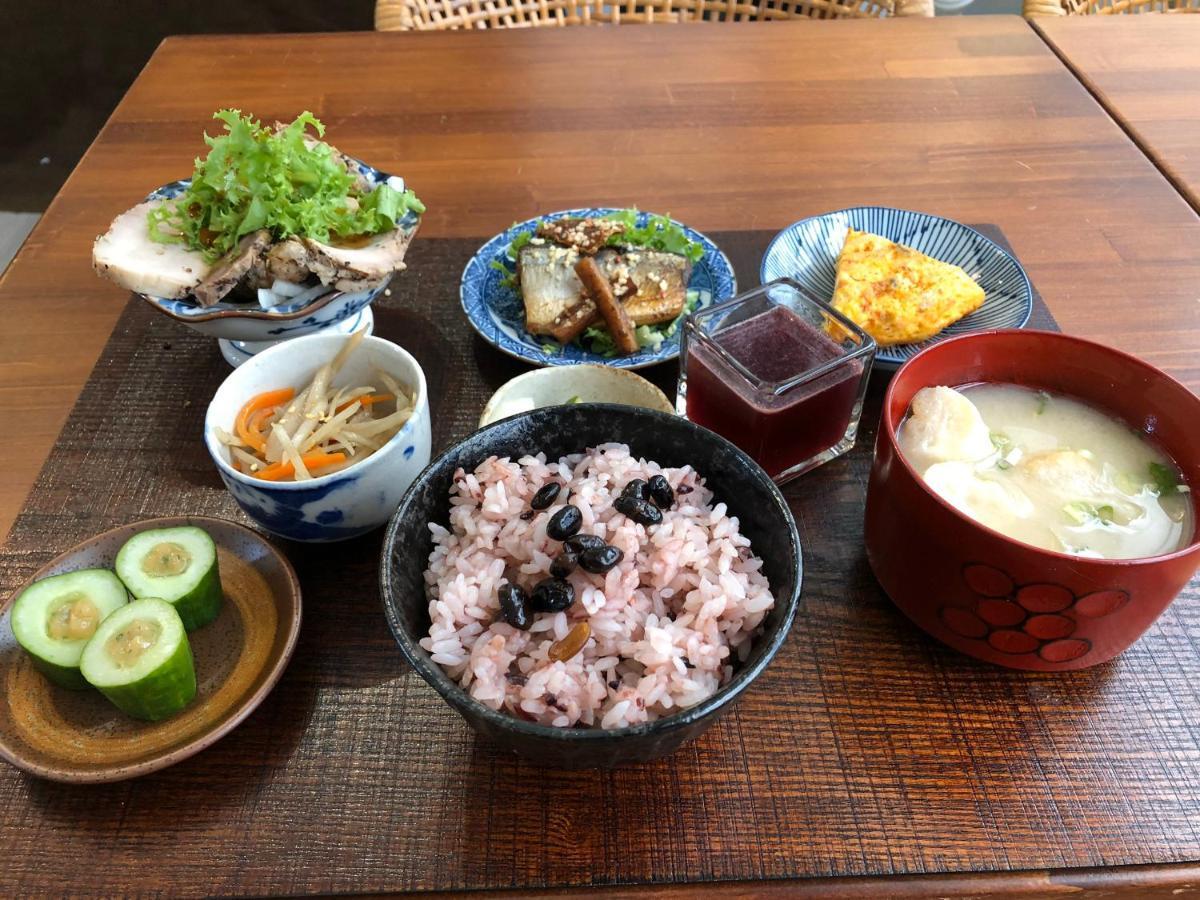 台甕茶室青年旅館 Tai-Wong Tatami Room Hostel Тайнань Экстерьер фото